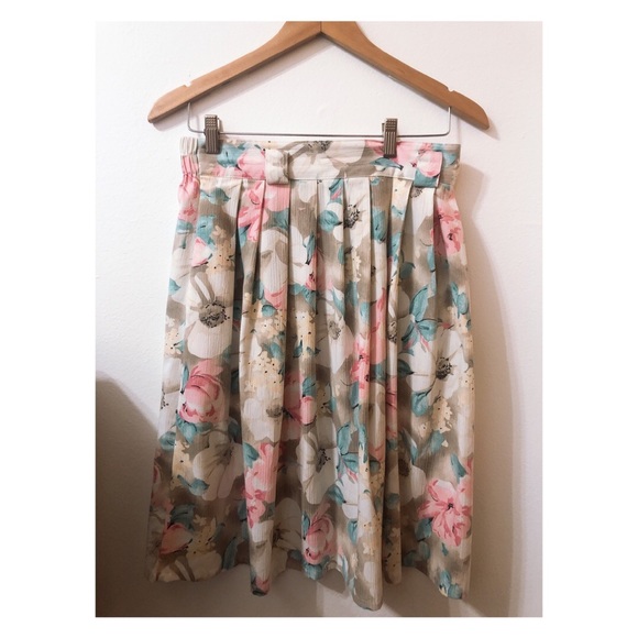 Dresses & Skirts - Women’s Floral Midi Skirt